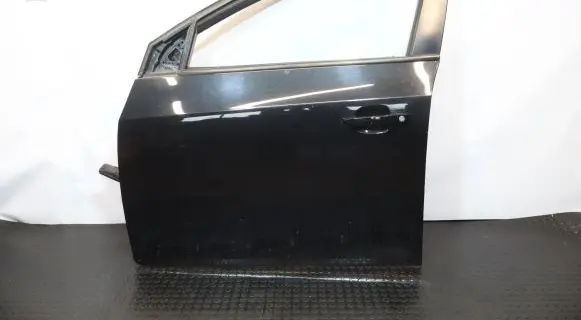 Chevrolet Cruze Front door