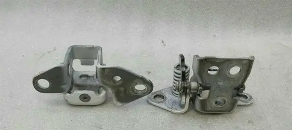 Dodge Challenger Engine bonnet/hood hinges 68024106AF 68026642AC