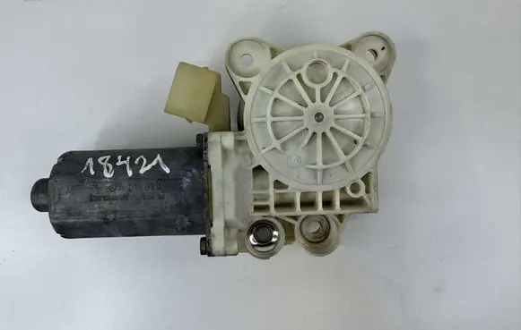 Mercedes-Benz E W211 Front door window regulator motor A2118202942 993626101