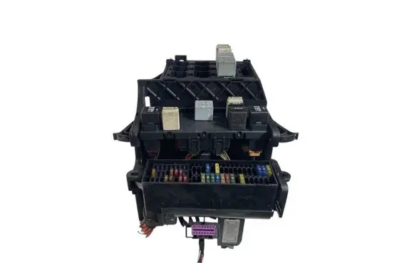 Volkswagen Golf Plus Fuse box set 1T1937503A 3C0937049AE 141951253B