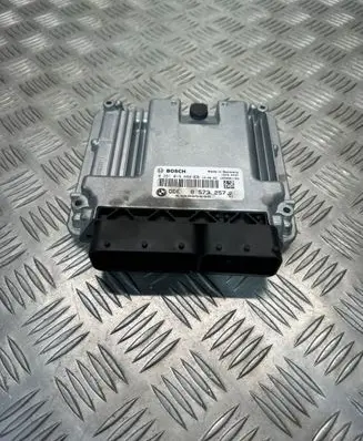 BMW 1 F20 F21 Engine control unit/module 8573257 030985696 0281019680