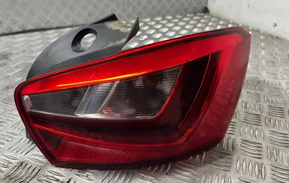 Rear/tail lights
