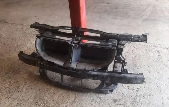 BMW 3 E90 E91 Radiator support slam panel bracket 