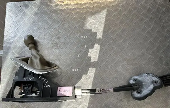 Renault Scenic III - Grand scenic III Gear shifter/selector 8201021402