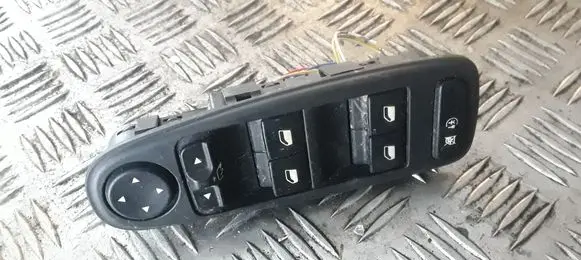 Citroen C4 I Picasso Electric window control switch 96639383