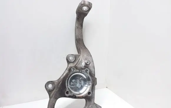Mercedes-Benz C W205 Front wheel hub spindle knuckle 2052200