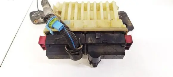 Opel Zafira A Coolant fan relay 24462346