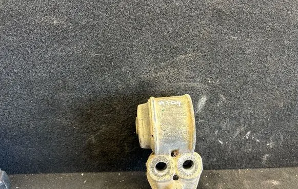 Volkswagen PASSAT B5.5 Rear axle beam mounts housing 4b0501522e