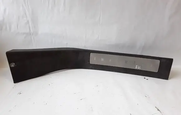 Infiniti QX56 Rear sill trim cover 769B67S603
