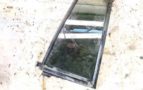 Mercedes-Benz GL X164 Rear vent window glass 