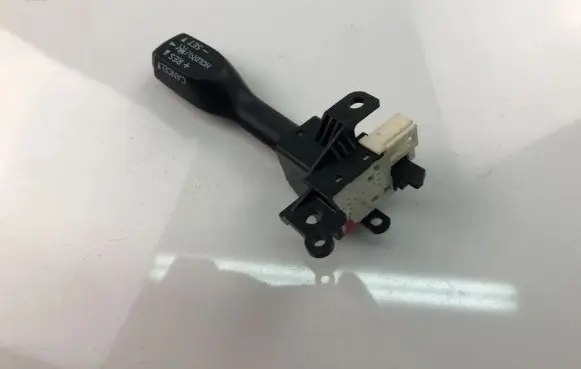 Toyota Avensis T270 Indicator stalk 18A174