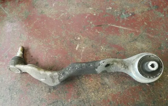 Front lower control arm/wishbone