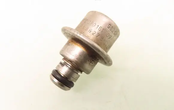 Volvo S80 Fuel pressure regulator 9186278 0280161509
