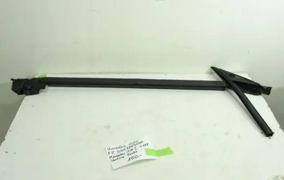 Mercedes-Benz CLA C118 X118 Front door rubber seal A1187250400
