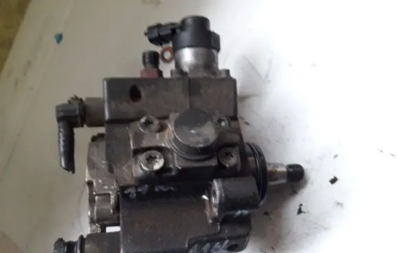 Hyundai i30 Fuel injection high pressure pump 0445010206
