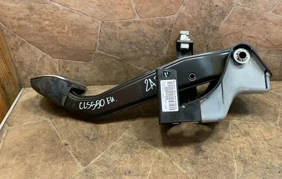 Mercedes-Benz CLS C218 X218 Brake pedal A2042902301