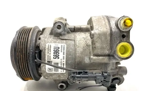 Opel Meriva B Air conditioning (A/C) compressor (pump) 39045696