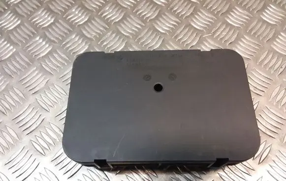 Quarter panel pressure vent