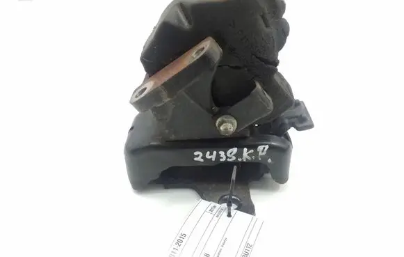 Toyota Hilux (AN10, AN20, AN30) Engine mount bracket 1236130150