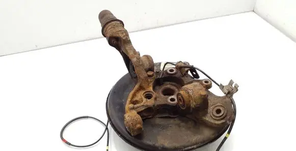 Rear wheel hub
