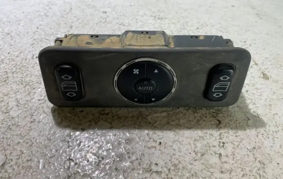 Mercedes-Benz ML W163 Electric window control switch A1638200326 2002051407 03420610