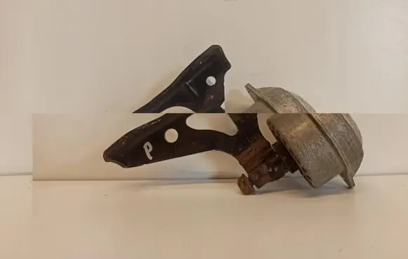Engine mount vacuum valve