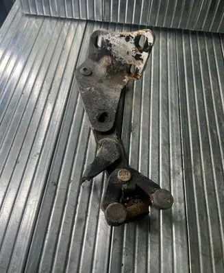 Volkswagen Caddy Sliding door lower roller guide/hinge 2K0843397A