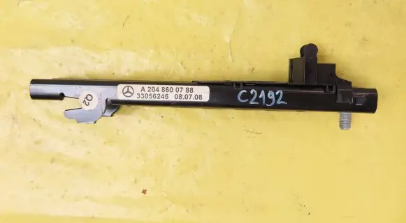 Mercedes-Benz C W204 Seat belt height adjuster A2048600788