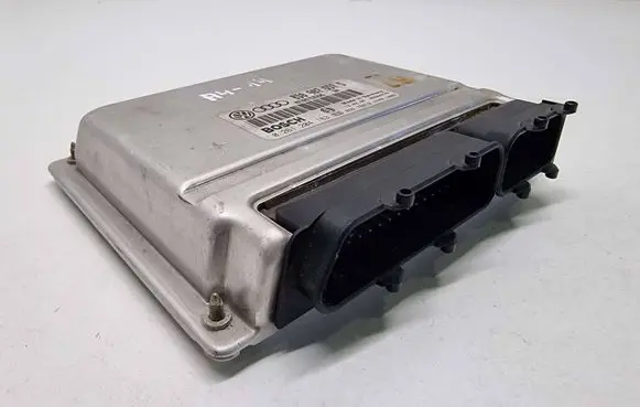 Audi A4 S4 B5 8D Engine control unit/module 8D0907557S 26SA4770 0261204183
