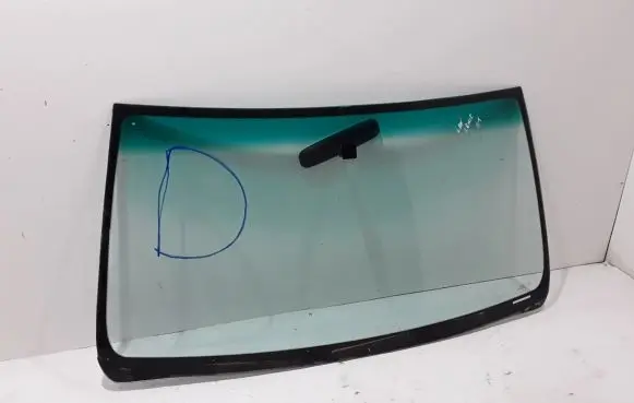 Toyota Land Cruiser (J120) Front windscreen/windshield window 5611160471