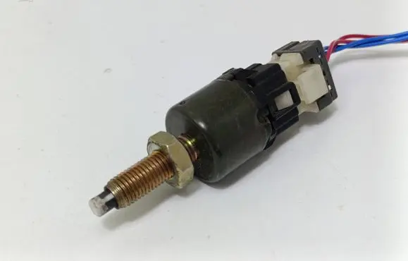 KIA Carens I Brake pedal sensor switch 040611