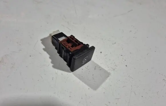 Nissan Almera Tino Cruise control switch 15c251