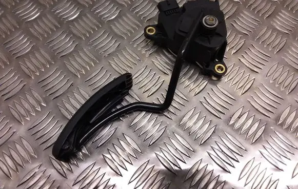 Renault Scenic II - Grand scenic II Accelerator throttle pedal 8200159645
