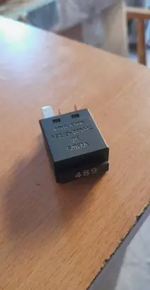 Volkswagen PASSAT B5 Interior lighting relay 1889 6Q0951253 4055272A