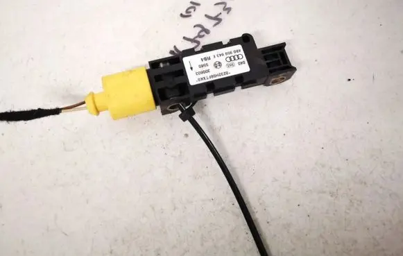 Audi A3 S3 8P Airbag deployment crash/impact sensor 4b0959643e