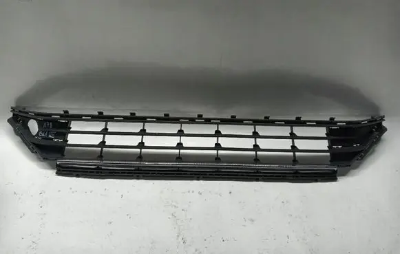 Volkswagen Golf VII Front bumper lower grill 5G0853677L