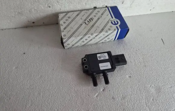 Dodge RAM 2500 DS Exhaust gas pressure sensor 68085750AB