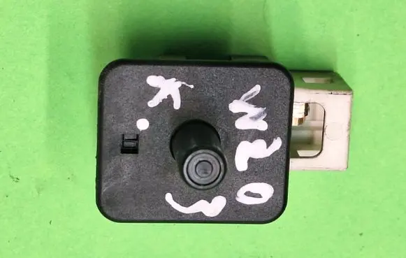 Mercedes-Benz C W203 Front door sensor coupe 2028209410 30011501 0333