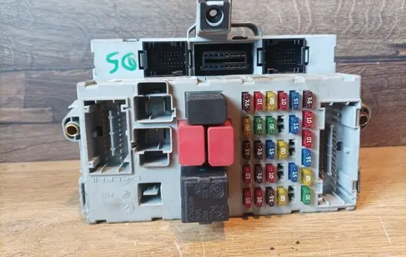 Fiat Punto (188) Fuse module 46774357NPL