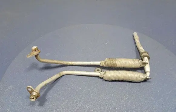 Engine coolant pipe/hose