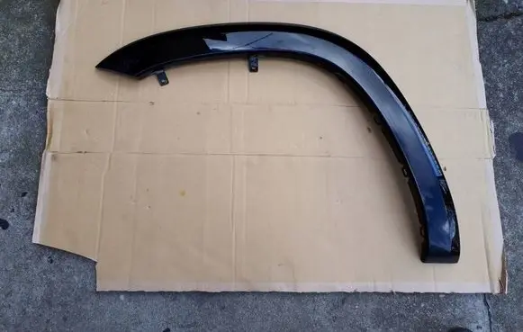Toyota RAV 4 (XA20) Front arch trim