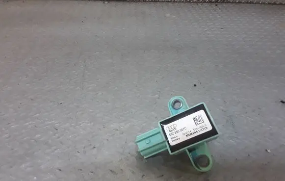 Audi A5 8T 8F Airbag deployment crash/impact sensor 8K0955557C