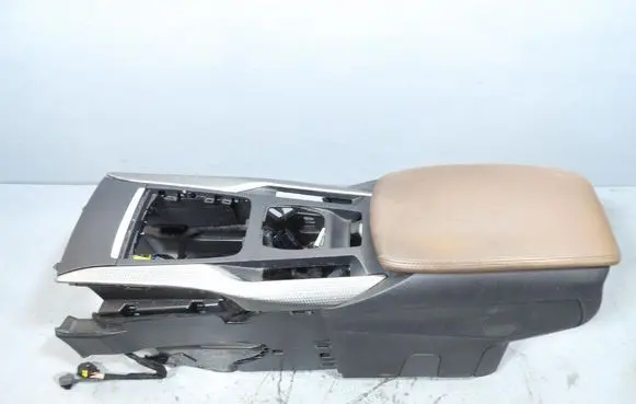 Citroen DS5 Center console 