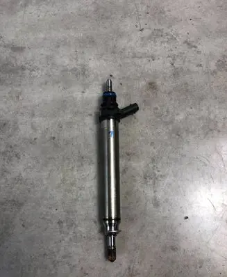 Mercedes-Benz GLE W167 Fuel injector A2560705600 0261500805