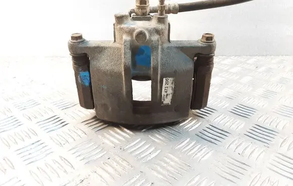 Toyota Corolla Verso E121 Front brake caliper