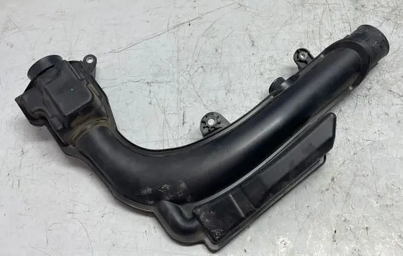 Opel Insignia B Air intake hose/pipe 84182563