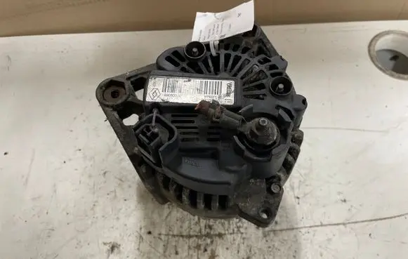 Renault Megane II Generator/alternator 8200667614 107009368 2543564A