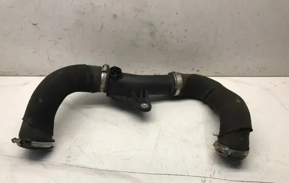Audi A5 8T 8F Intercooler hose/pipe 8K0145673E