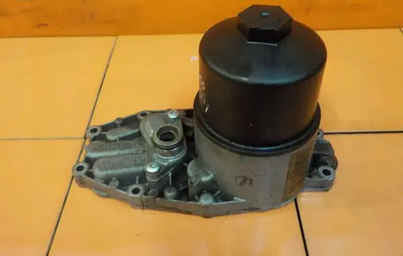 Land Rover Range Rover L405 Oil filter mounting bracket FW936B624AB