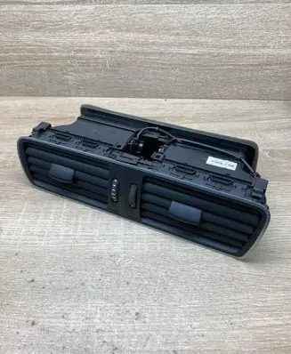 Volkswagen PASSAT B7 Dash center air vent grill 3AC819728A